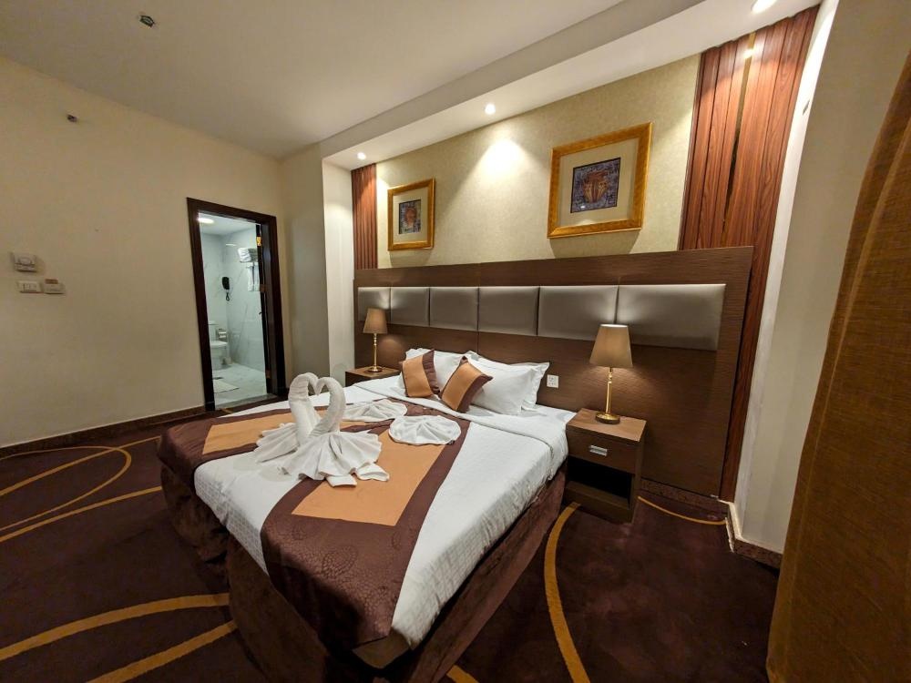 Qasr Al Ansar Golden Tulip Hotel